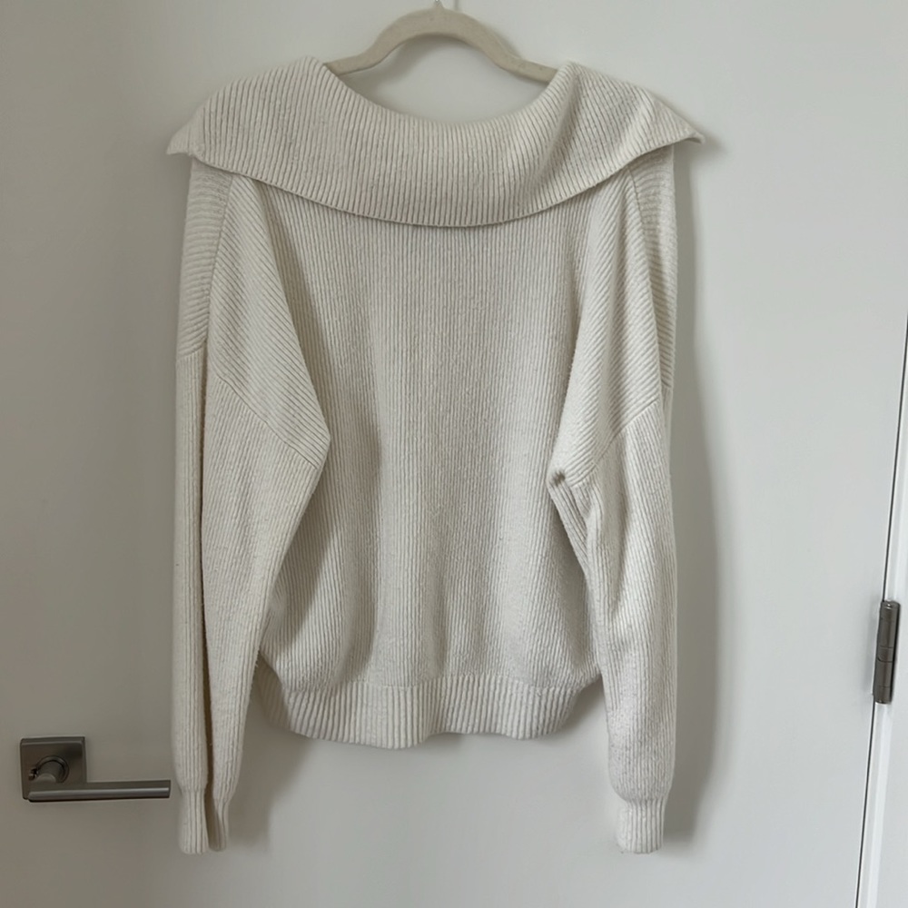 Abercombie Notch Neck Sweater Polo in White S - Picture 3 of 4